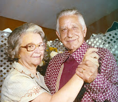 Nas bodas de ouro com o marido Tonico