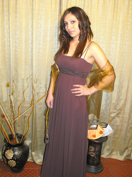 VESTIDO GAZA CORTE  IMPERIO  COLOR CAFE  CON DETALLES BORDADOS   TALLA 36  38