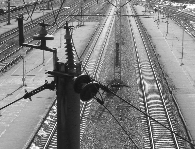 [rail.JPG]