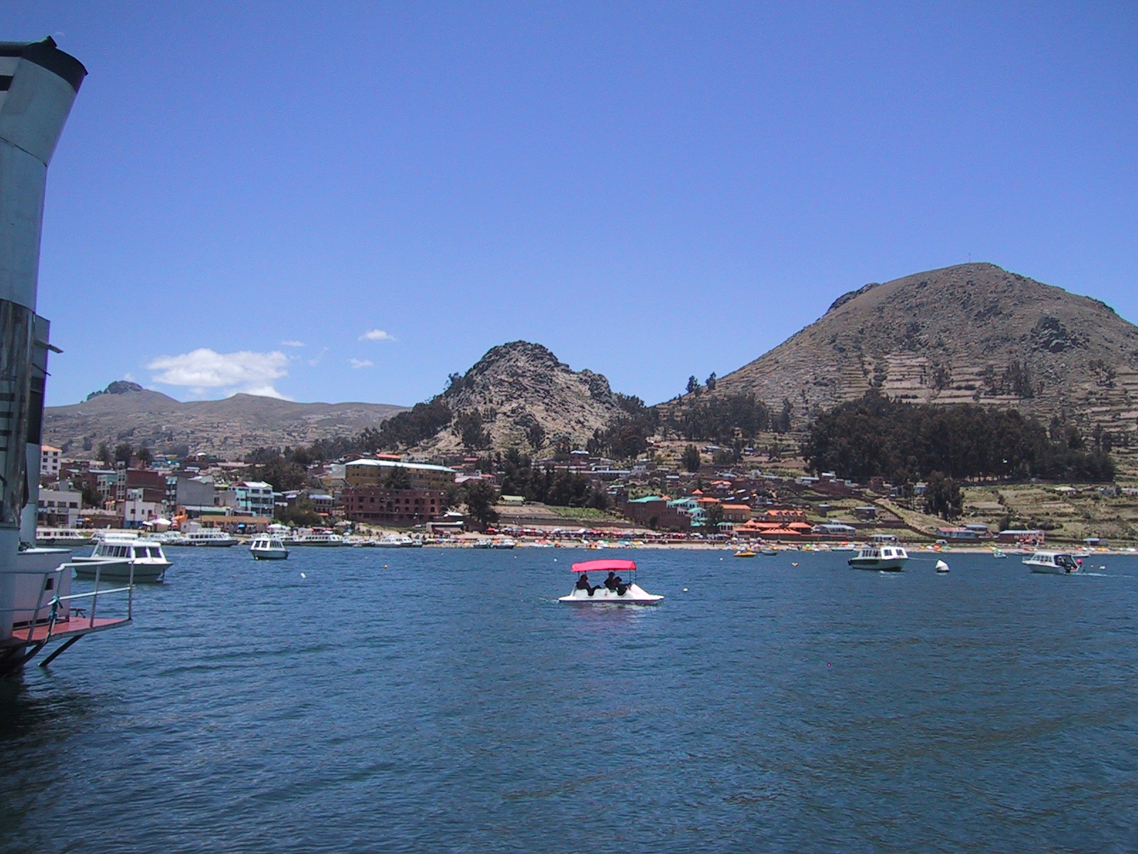 [a++Copacana++Bolivia+JPG.JPG]