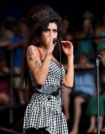 [a++amy-winehouse-2.bmp]