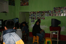 Ale e Callito nella sala giochi stile andino