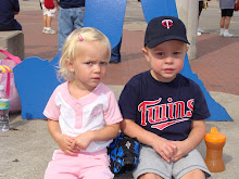 Taylor & Drew's first Twins game