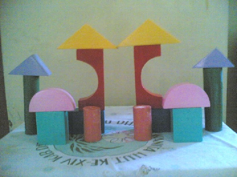 MAINAN EDUKASI ANAK: Balok Bangunan