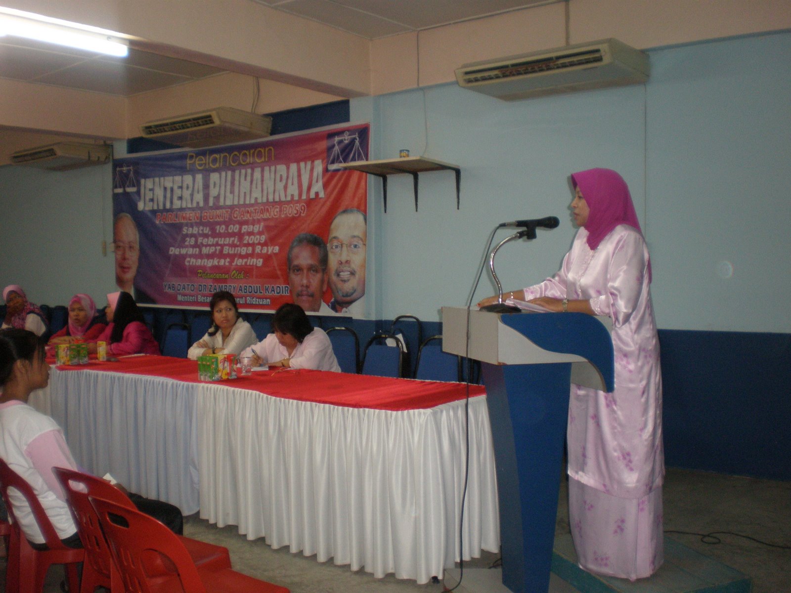 [P3220066.JPG]