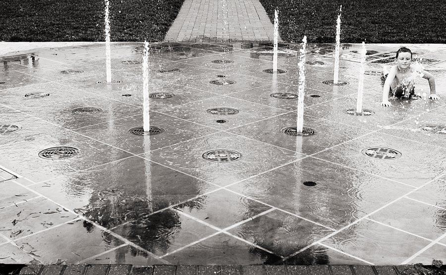 [Jul252008_ZonaRosaDawn_0178_bw.jpg]