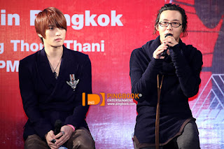 14/10/2010 [PHOTOS]JYJ Press Conference in Thailand Part 2 JYJ+%281%29