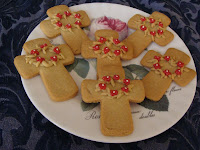 Rose+biscuits+on+plate.jpg