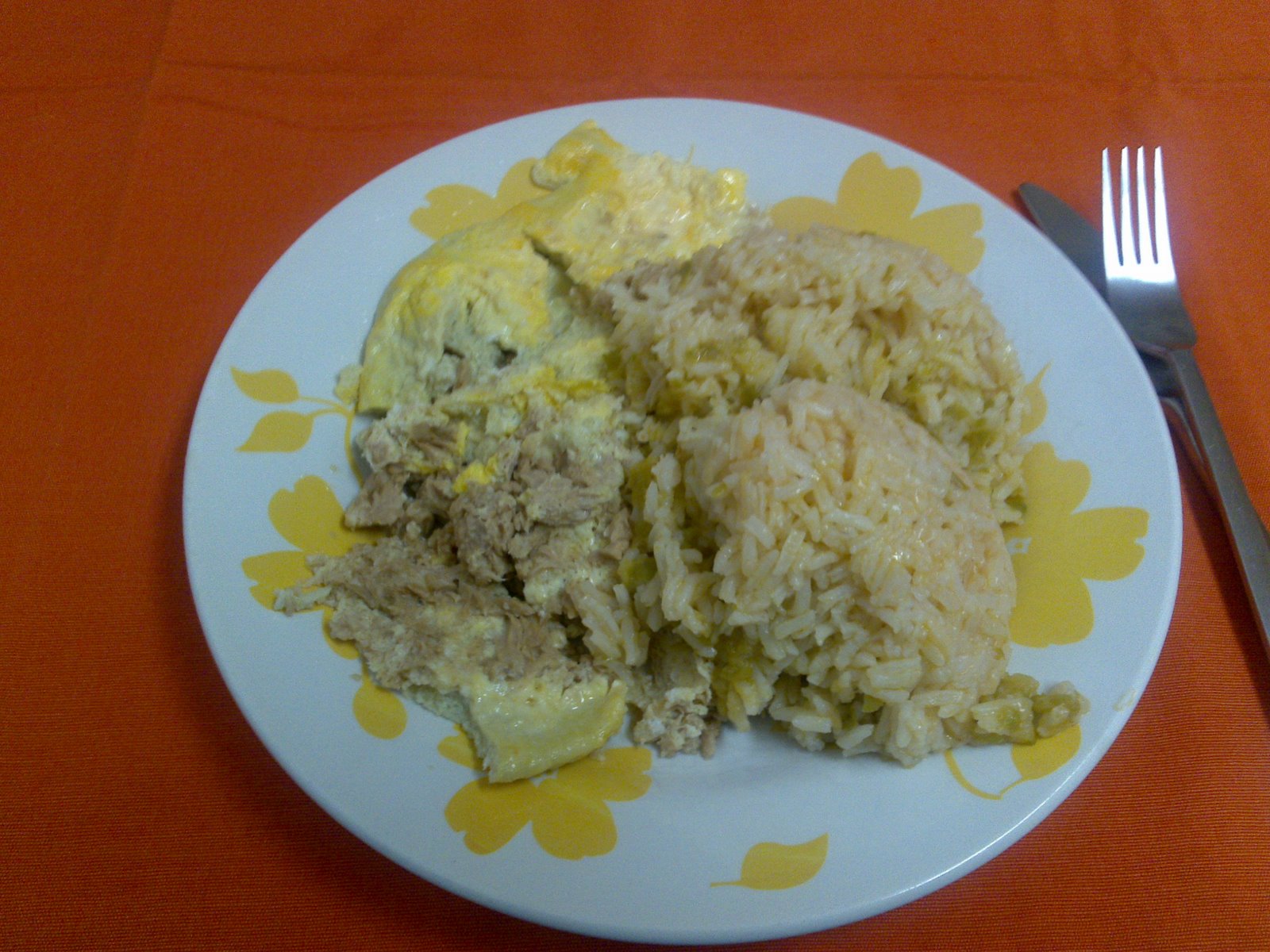 [OMELETE+DE+ATUM+COM+ARROZ+DE+PIMENTOS.JPG]