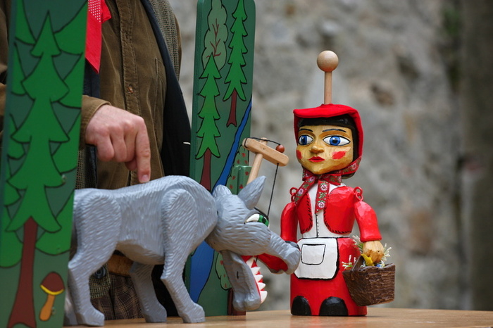 [Little3_Red_Riding_Hood.jpg]