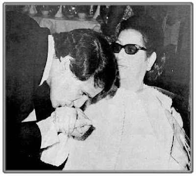 عبد الحليم حافظ..موظف الثورة Halim+and+Um+Kolthoum