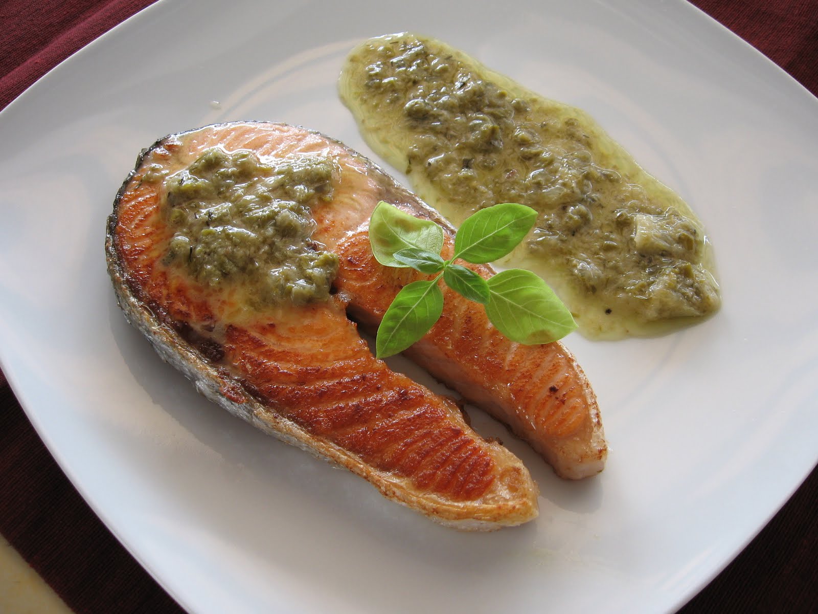 Salmón con Alcaparras a los aromas de Limón y Tomillo Cocinillas Sueltos