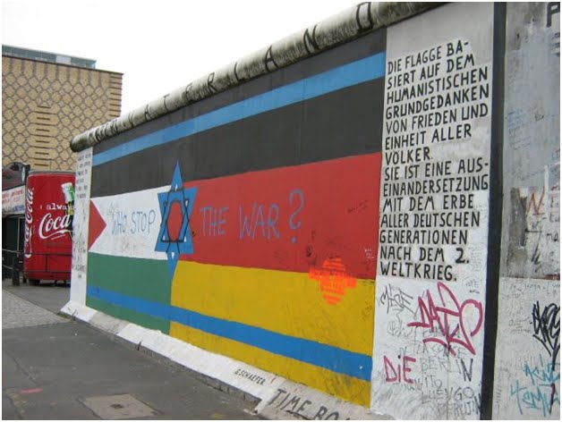 [Berlin+Wall.bmp]