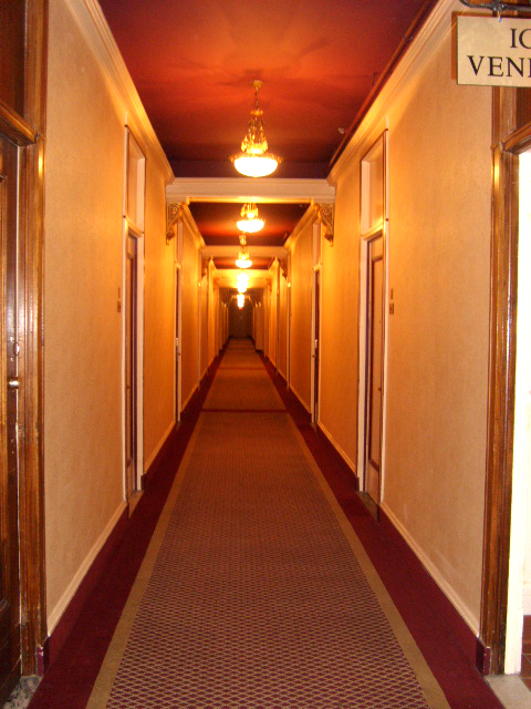 [01_hotel.JPG]