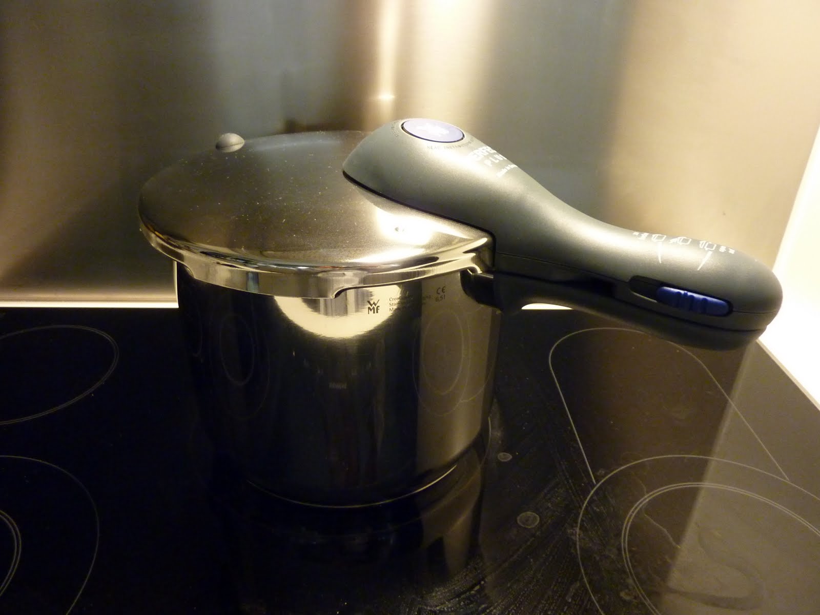 WMF Pressure cooker PERFECT in silver