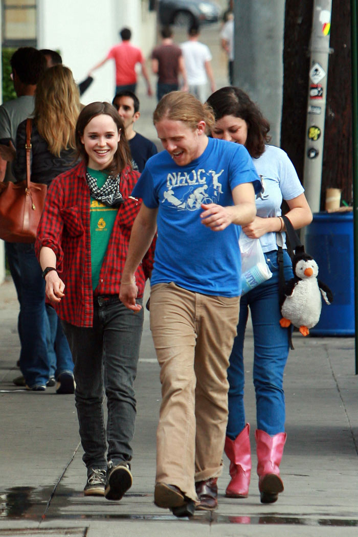 alia shawkat ellen page. Tags: Candid, Ellen Page,