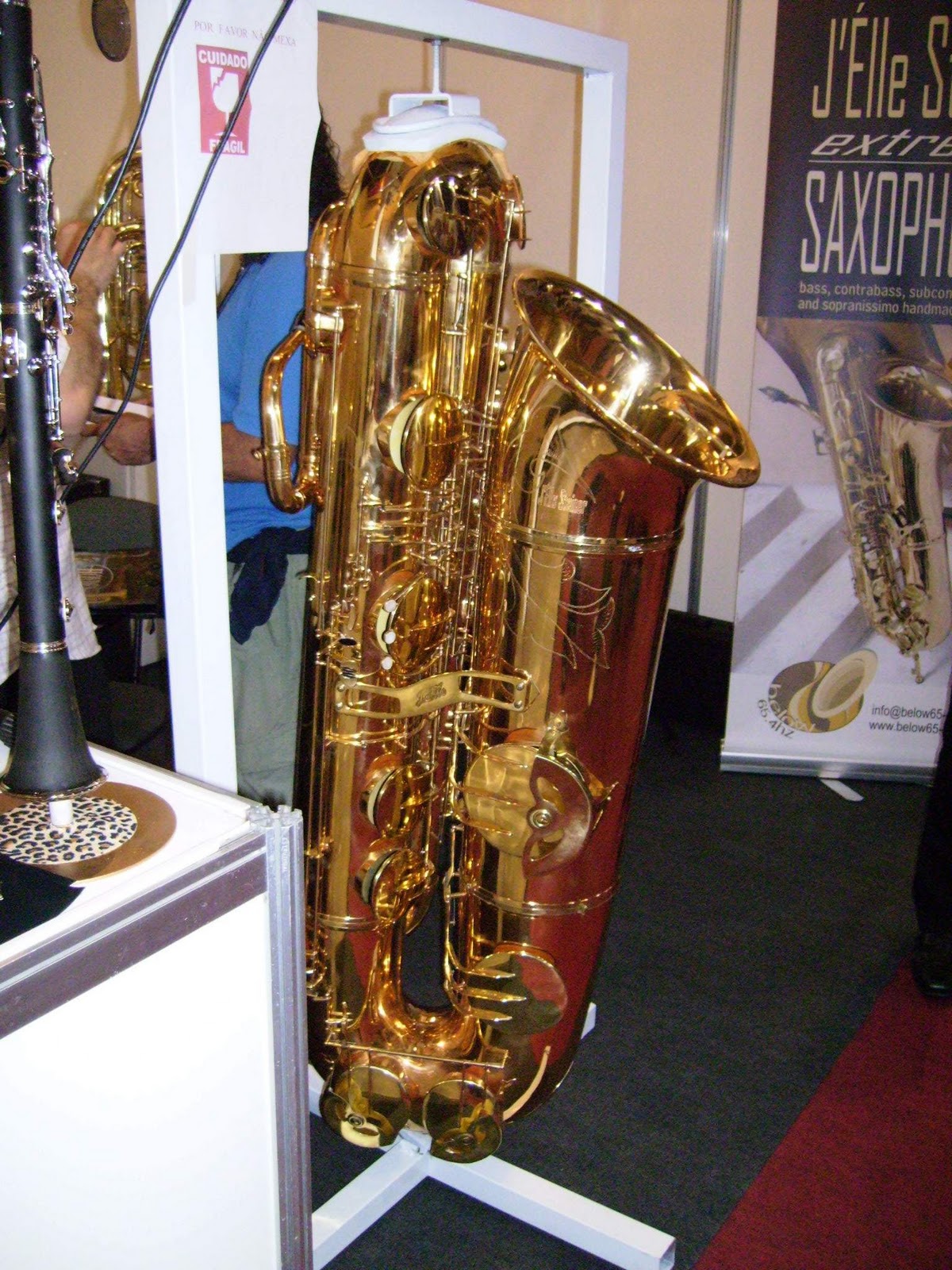 O famoso mundo dos saxofones, alto, tenor, baritono, baixo, contrabaixo e sub contrabaixo Copy+of+PB280048