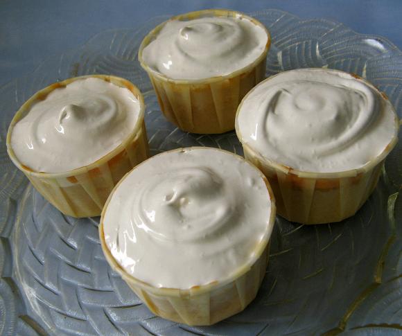 [lotus+seed+paste+cupcakes.jpg]