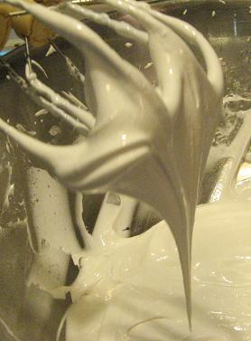 [fluffy+white+frosting.jpg]