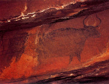 toro negro pintado sobre toro blanco