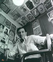 [Bill+Graham+in+his+Fillmore+Office+1967.jpg]