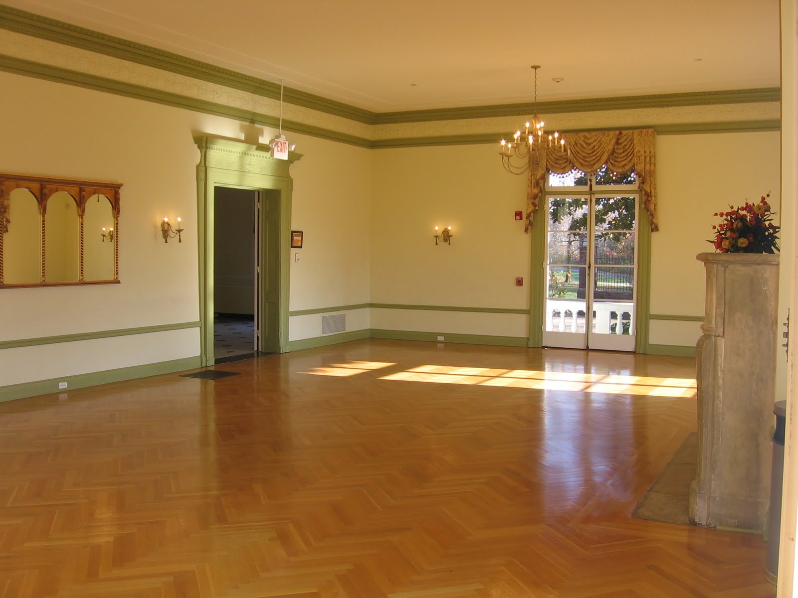 White+dance+floor+rental+chicago