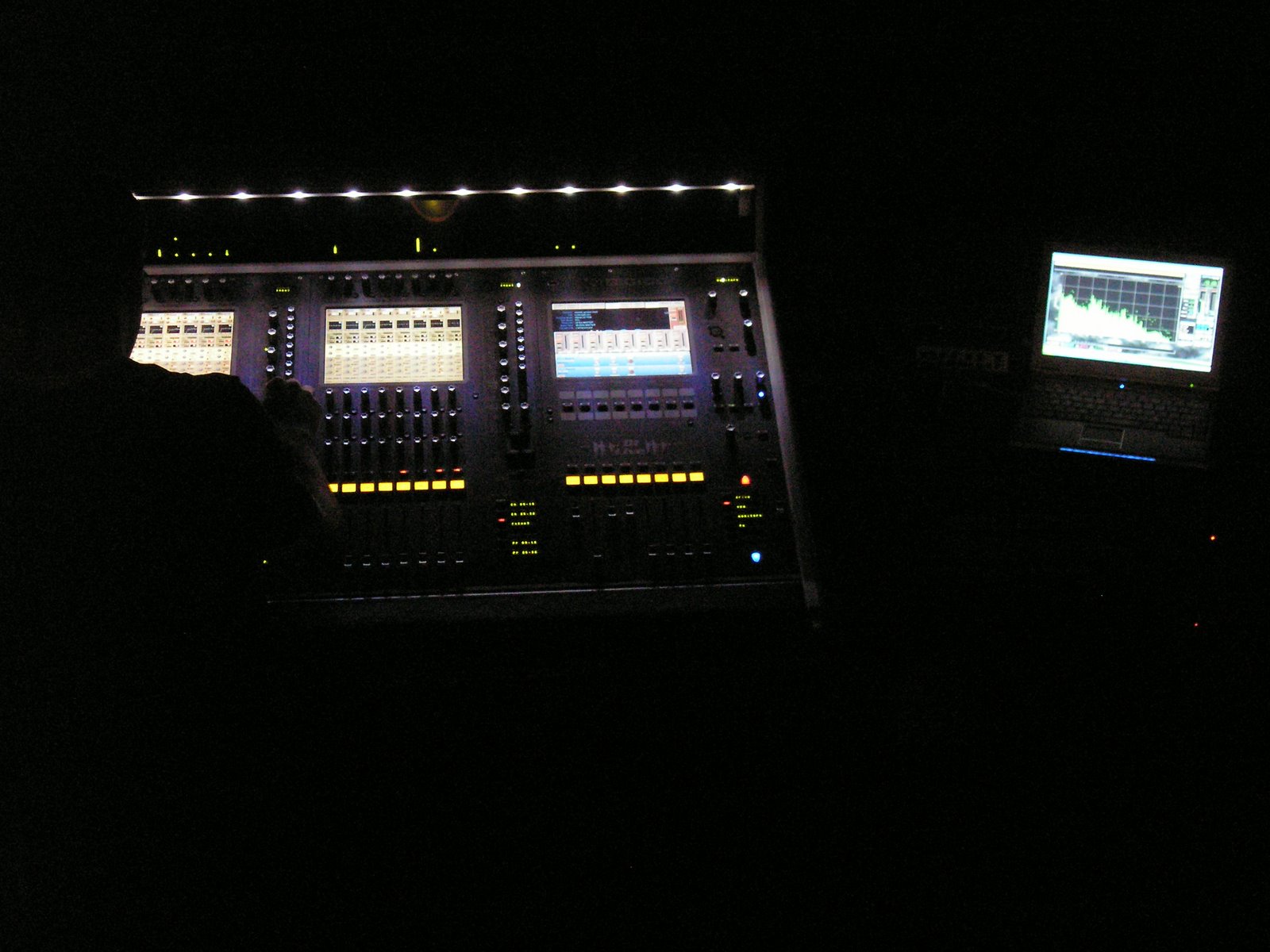 [PC230024.JPG]