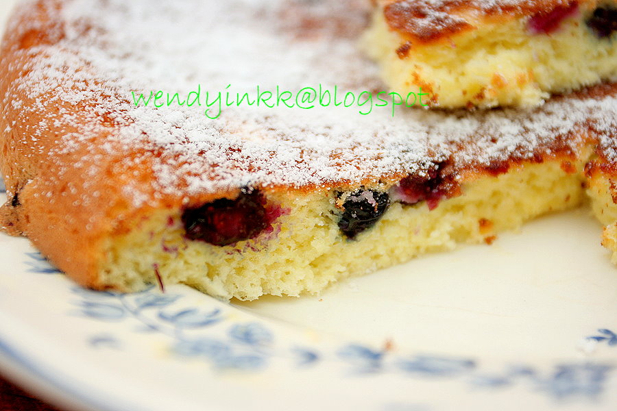 Table for 2.... or more Sponge Pancakes and 2 Giveaways