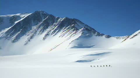 [081214alpinistes_antarctique_8.jpg]