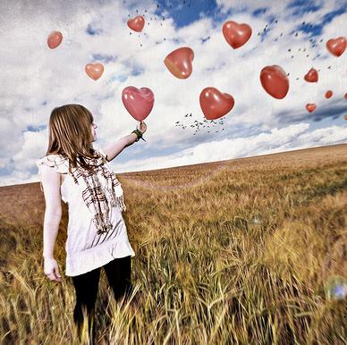 [flying+hearts+balloon.jpg]