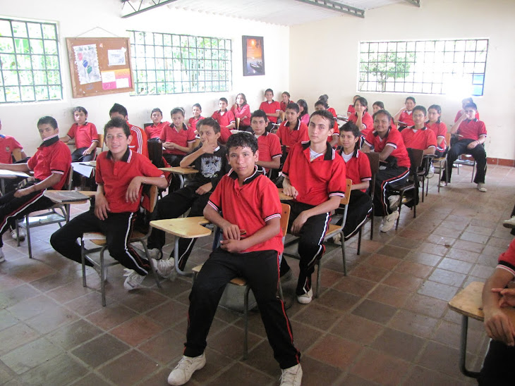 ALUMNOS DEL INSTITUTO TECNICO AGROPECUARIO DE CHINACOTA