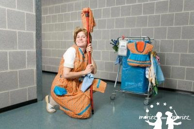 Domestiche: donna delle pulizie Donna delle pulizie