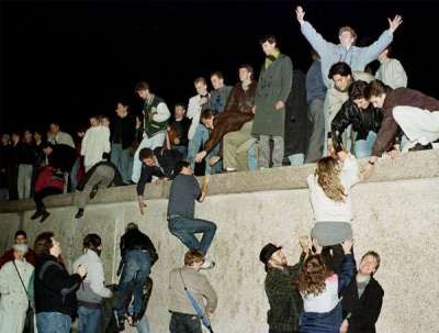 [content_berlin_wall.jpg]