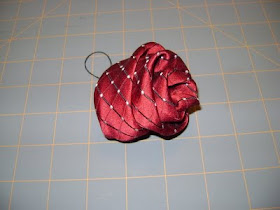 necktie rose