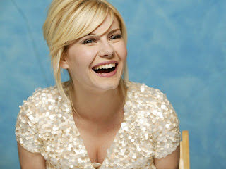 Free wallpapers without watermarks of Elisha Cuthbert at Fullwalls.blogspot.com