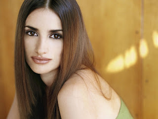 Free wallpapers without watermarks of Penelope Cruz at Fullwalls.blogspot.com