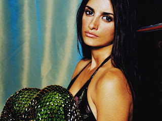 Free wallpapers without watermarks of Penelope Cruz at Fullwalls.blogspot.com