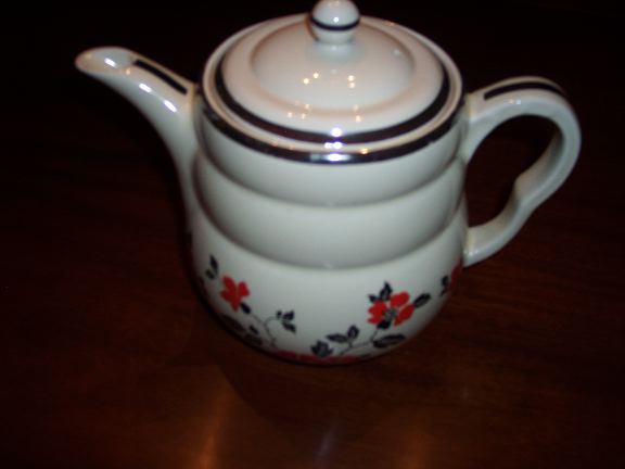 [Hall+kitchenware2.jpg]