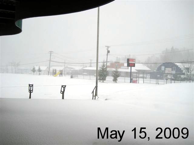 [snow+in+Red+Lake.jpg]