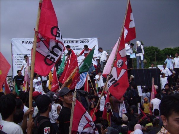 GMNI CIREBON DEMO HARI ANTI KORUPSI INTERNASIONAL