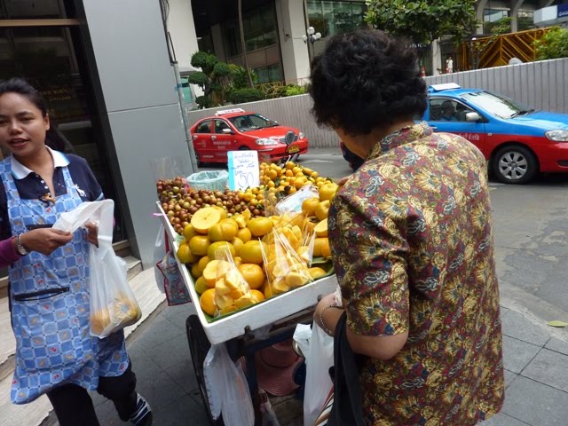[_bkk+fruit.jpg]