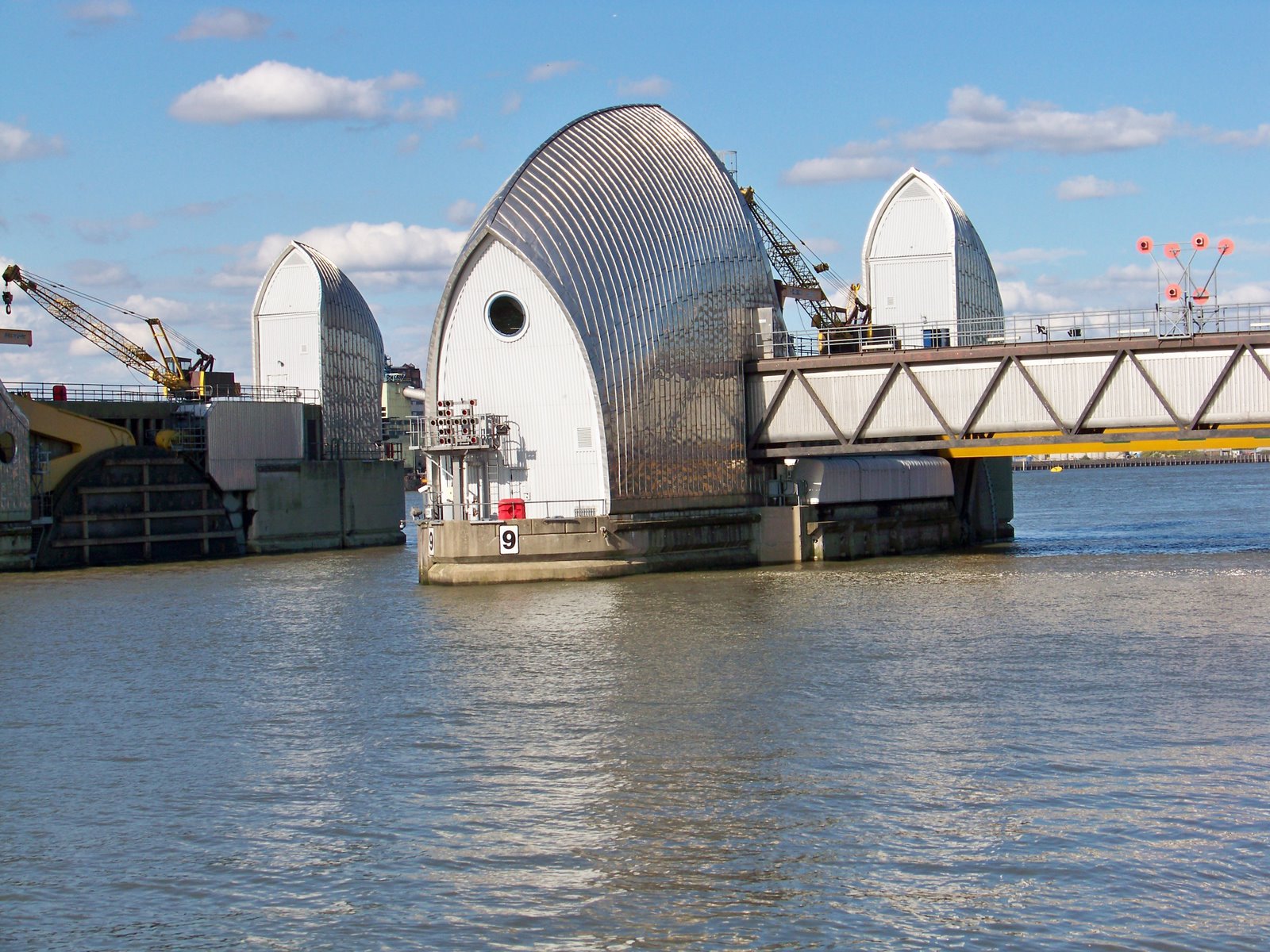 [Thames+barrier+(12).JPG]