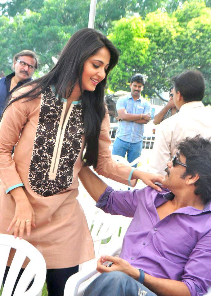 NAGARJUNA,ANUSHKA SHETTY,PRIYAMANI IN TELUGU MOVIE RAGADA PRESS MEET