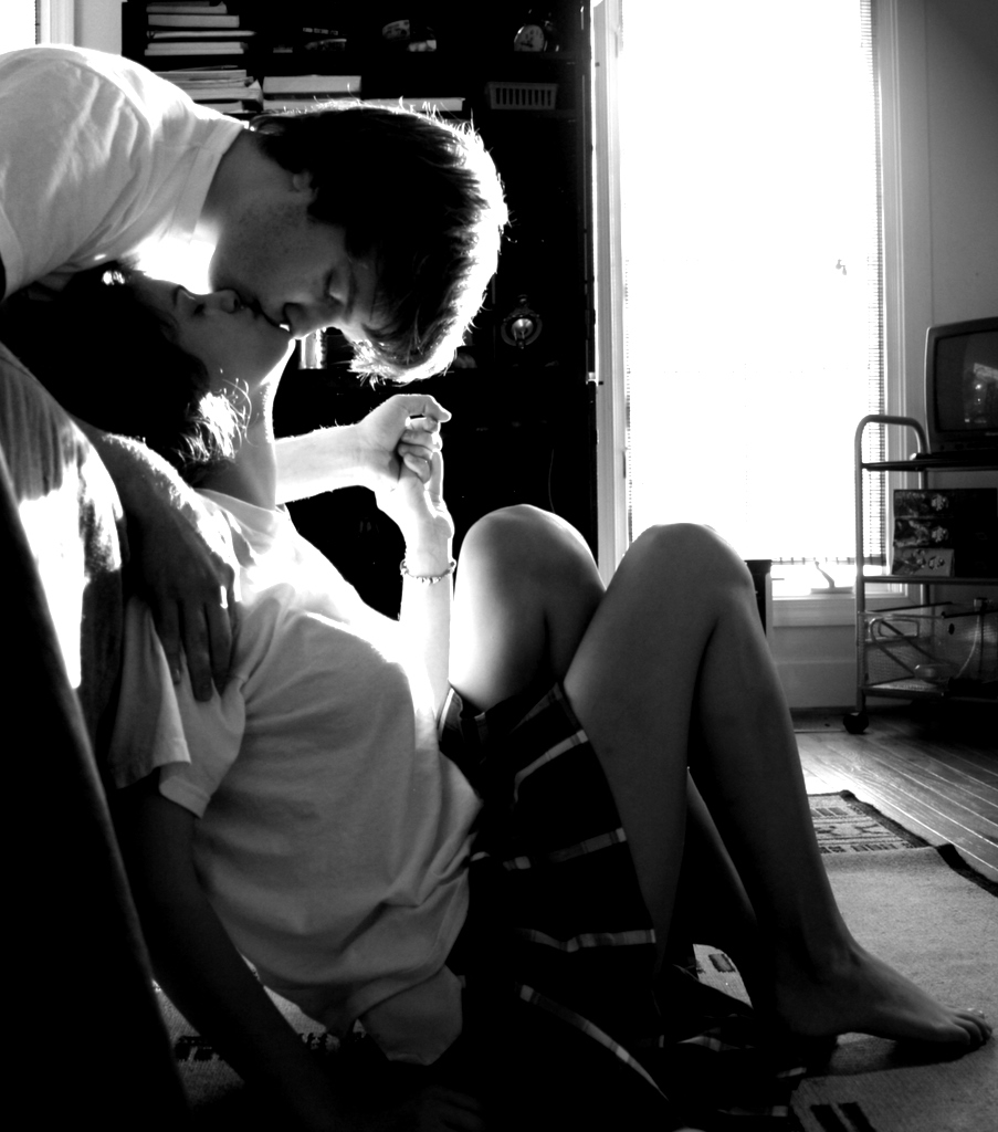 [Kiss_by_thisikno.jpg]