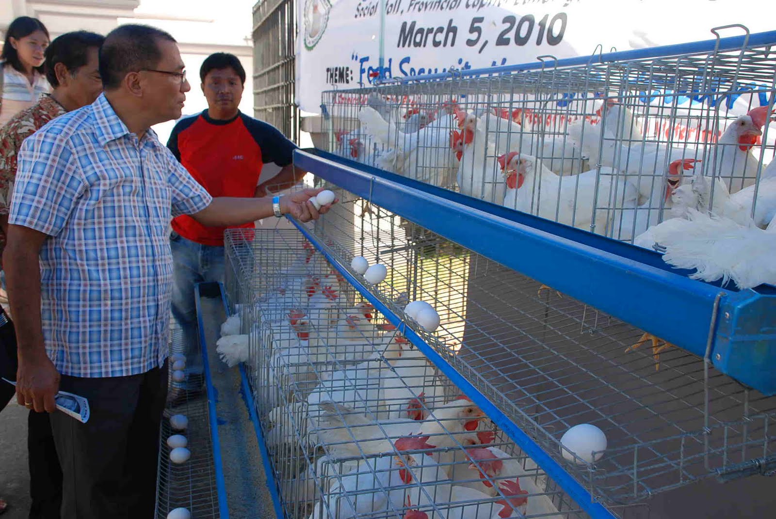 MADYAAS PEN Egg Machine