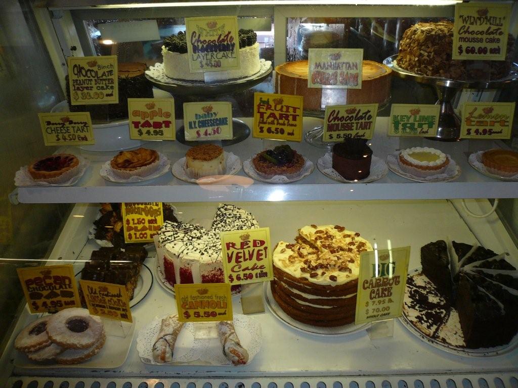 [MK_cakes.JPG]