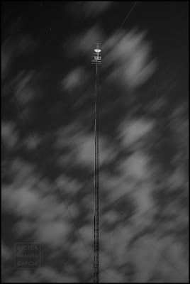 antena y nubes movidas