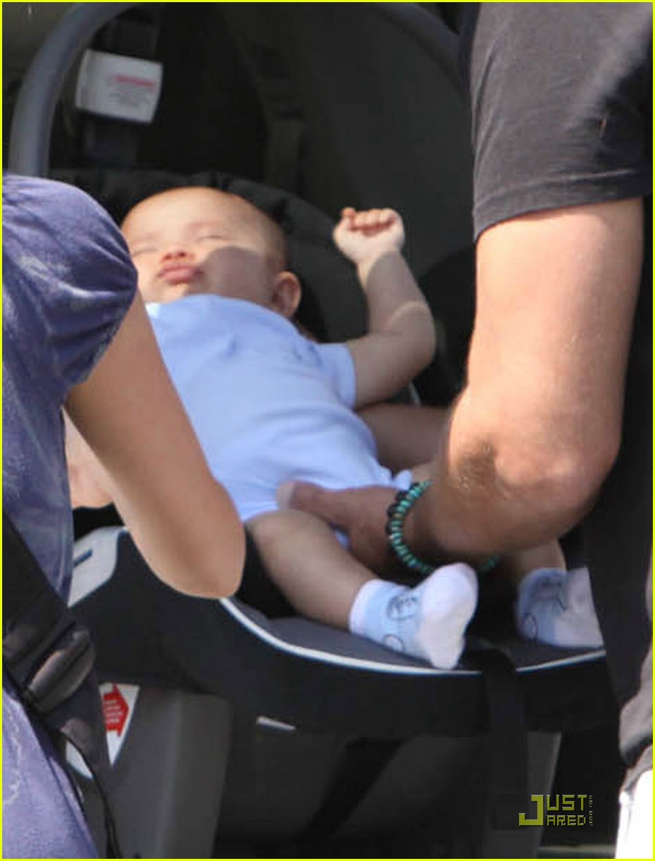 [josh-holloway-son-java-02.jpg]
