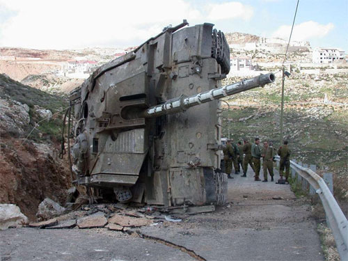 [2006-08.merkava.destroyed.by.hezbullah]