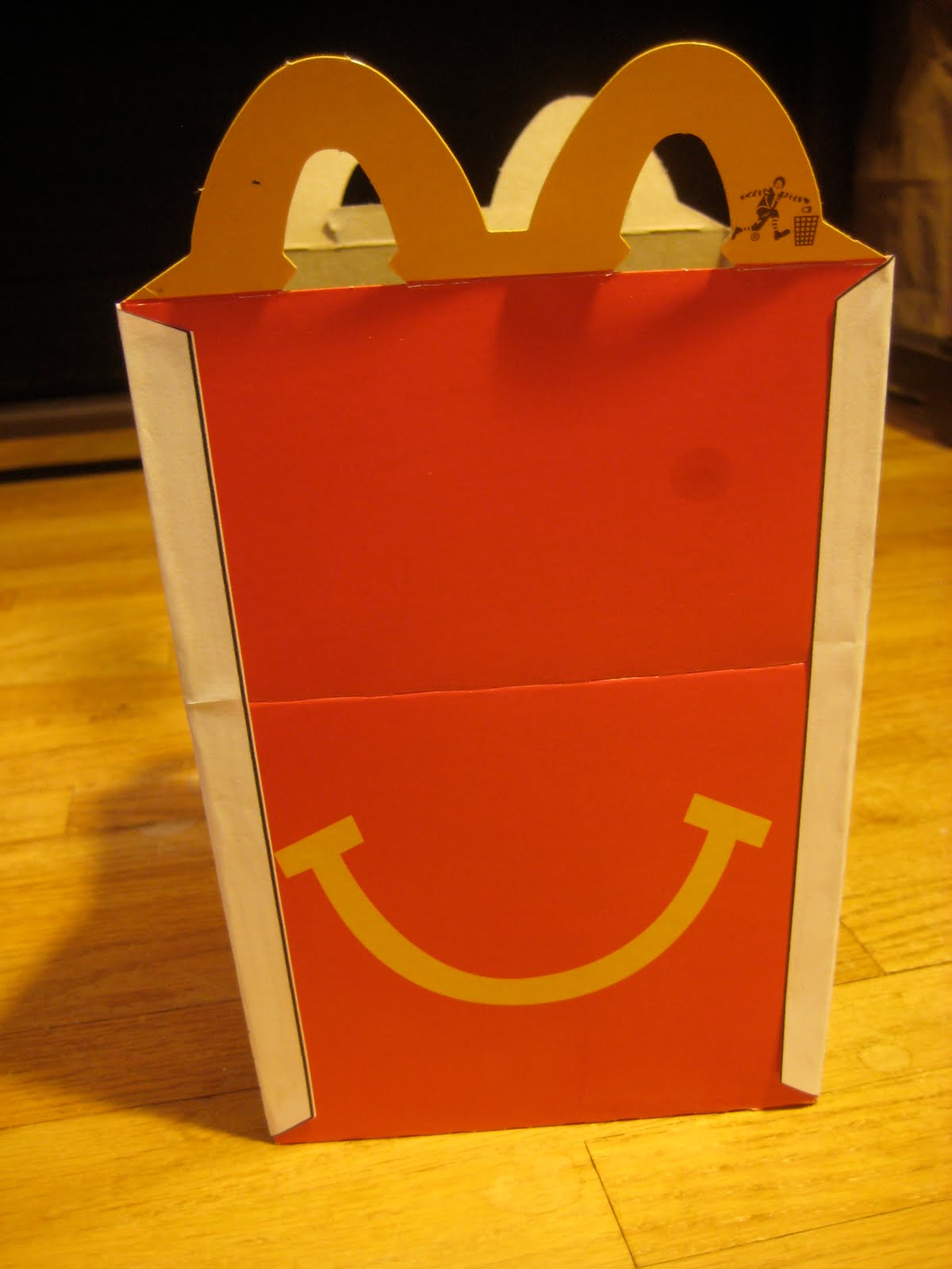 ID Mommy ID Mommy Projects Recycle Happy Meal Boxes into Toy Houses!
